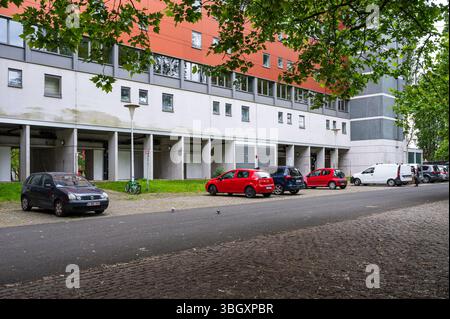 Edifici di edilizia popolare al Peterbos Borrow di Anderlecht, Bruxelles, Belgio 5 giugno 2025 Foto Stock