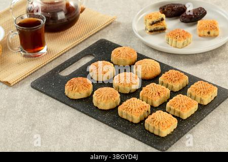 Pezzi maamoul EID, tradizionale ospitalità araba mediorientale. Foto Stock