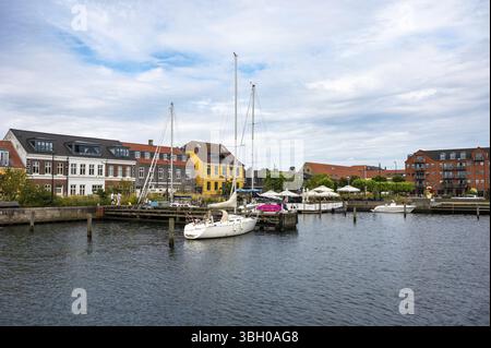 Fredericia, Jutland, Danimarca, 25 luglio 2024 - paesaggio sul vecchio porto, Europa Foto Stock