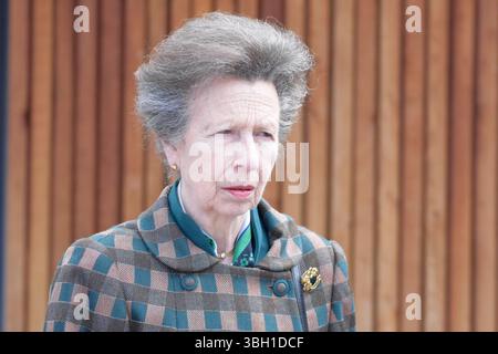 HRH The Princess Royal visita la Caledonian Horticultural Society a Saughton Park, Edimburgo crediti: James Taylor/Alamy Live News Foto Stock