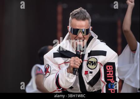 Londra, Regno Unito. 6 giugno 2025. Robbie Williams porta il suo attesissimo tour Britpop all'Emirates Stadium dell'Arsenal. Cristina Massei/Alamy Live News NON SERVE DOPO il 6 GIUGNO 2026 Foto Stock