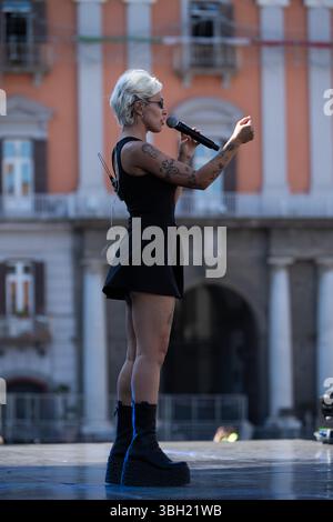 Napoli, Italia. 31 maggio 2025. Serena Brancale esegue il soundcheck per il KISS WAY Tour 2025 in Piazza del Plebiscito. Kiss Kiss Way è il tour radio Kiss Kiss che porta la musica più bella dell'estate nelle principali piazze d'Italia. Credito: SOPA Images Limited/Alamy Live News Foto Stock