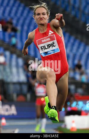 Neja Filipic della Slovenia gareggia nel Triple Jump femminile durante il Diamond League Golden Gala Athletics Meeting allo Stadio Olimpico di Roma, in Italia, 6 giugno 2025. Neja Filipic si è classificata sesta. Foto Stock