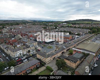 Vista aerea della stazione ferroviaria di Saltburn by the Sea, località balneare britannica, North Yorkshire Foto Stock