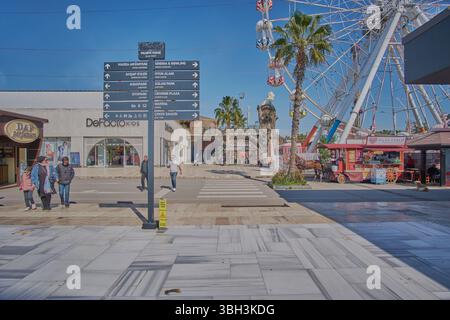 Viaport Marina a Istanbul, un grande complesso di intrattenimento e shopping situato a Tuzla, sul lato asiatico di Istanbul, Turchia. Foto Stock