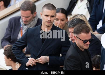 Parigi, Francia. 6 giugno 2025. Romeo Beckham partecipa al torneo Roland Garros 2025 il 6 giugno 2025 a Parigi, in Francia. Foto di Laurent Zabulon/ABACAPRESS.COM credito: Abaca Press/Alamy Live News Foto Stock