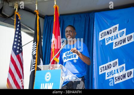 Detroit, Michigan, Stati Uniti. 7 giugno 2025. I membri della United Auto Workers si radunano per sostenere il Rev. Solomon Kinloch, candidato a sindaco di Detroit. Kinloch è un ex membro dell'UAW e ora pastore della Chiesa nondenominazionale del Trionfo, che conta 40.000 membri in otto sedi. Crediti: Jim West/Alamy Live News Foto Stock