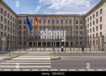 DAS Bundesministerium der Finanzen in der Wilhelmstraße a Berlin-Mitte. *** Il Ministero federale delle Finanze su Wilhelmstrasse a Berlin Mitte Foto Stock