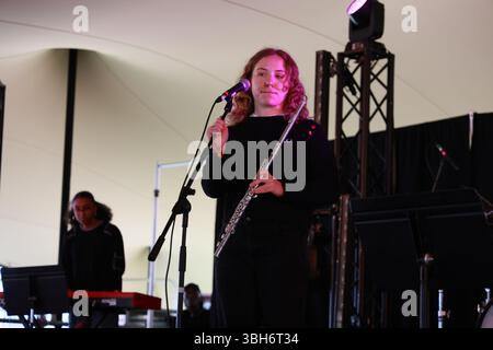 Londra, Regno Unito. 7 giugno 2025: La Brixton Chamber Orchestra Side-by-Side Project si esibisce al Lambeth Country Show 2025 un festival per famiglie con musica dal vivo cibo e bevande, arte e cultura al Lambeth Country Show 2025 - Day 1 è portato a voi dal Lambeth Council, in collaborazione con Brockwell Live, Londra, Regno Unito. (Foto di 李世惠/SEE li/Picture Capital) Foto Stock