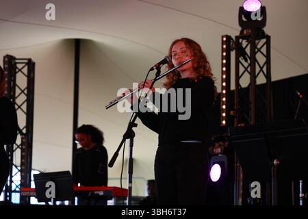 Londra, Regno Unito. 7 giugno 2025: La Brixton Chamber Orchestra Side-by-Side Project si esibisce al Lambeth Country Show 2025 un festival per famiglie con musica dal vivo cibo e bevande, arte e cultura al Lambeth Country Show 2025 - Day 1 è portato a voi dal Lambeth Council, in collaborazione con Brockwell Live, Londra, Regno Unito. (Foto di 李世惠/SEE li/Picture Capital) Foto Stock