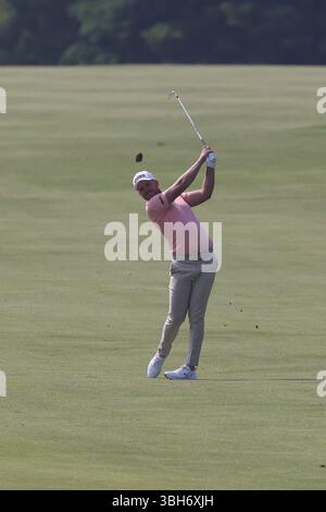 Caledon, Ontario, Canada. 7 giugno 2025. Danny Willett fa un colpo di ferro durante il terzo round del RBC Canadian Open tenutosi al TPC Toronto a Osprey Valley a Caledon, Ontario, Canada. Daniel Lea/CSM/Alamy Live News Foto Stock