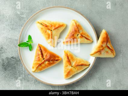 Dolci soffici e soffici ripieni di spinaci Foto Stock