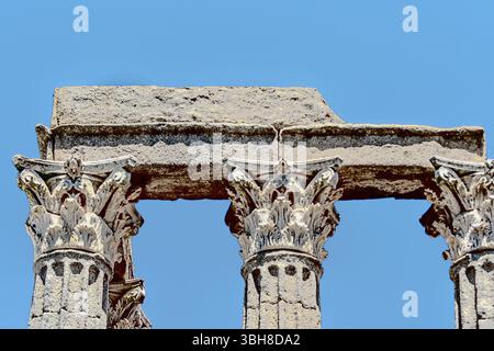 Evora, Portogallo, 26 maggio 2022: Il centro storico di Évora è ben conservato e mostra influenze romane, moresche e medievali. Foto Stock