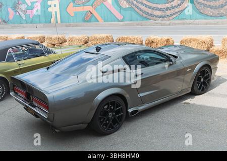 Chisinau, Moldavia - 13 aprile 2025: 1967 Ford Mustang Shelby GT500 Eleanor Fastback 347 V8 5,7 Foto Stock