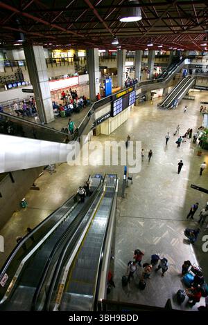 Guarulhos, San Paolo, Brasile - feb23, 2008. Vista interna del terminal passeggeri dall'aeroporto internazionale Governador Franco Montoro, noto come Cumbica Foto Stock