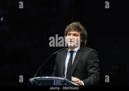 Il presidente argentino Javier Milei durante la conferenza al Forum economico di Madrid al Palacio de Vista Alegre di Madrid l'8 giugno 2025 SP Foto Stock