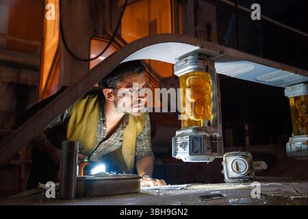 Jurassic World Rebirth è un film di fantascienza statunitense diretto da Gareth Edwards e scritto da David Koepp. È un sequel autonomo di Jurassic World Dominion (2022), il quarto film di Jurassic World e il settimo capitolo complessivo della serie Jurassic Park. Foto Stock