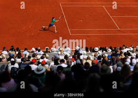 Parigi, Francia. 8 giugno 2025. Jannik Sinner (ITA) nella finale maschile durante il Roland Garros 2025. Crediti: Corleve/Alamy Live News Foto Stock