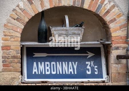 Regione vinicola vicino a Epernay, Champagne, Francia. Sigle stradali e luoghi di destinazioni, segnare percorso turistico in Champagne, strada triip a. Foto Stock