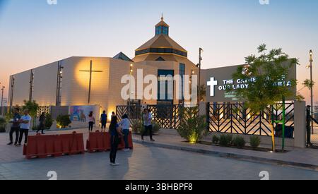 Cattedrale di nostra Signora dell'Arabia ad Awali, governatorato meridionale, Regno del Bahrein si trova su un lotto di 8.000 metri quadrati donato dal re del Bahrein. Foto Stock