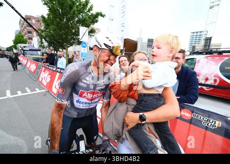 Anversa, Belgio. 9 giugno 2025. Il belga Timo Kielich di Alpecin-Deceuninck festeggia dopo aver vinto la gara ciclistica di un giorno d'élite maschile di Anversa Port Epic, 182 km dentro e intorno ad Anversa, seconda gara (2/8) nella lotto Belgium Cup, lunedì 09 giugno 2025. BELGA FOTO DAVID PINTENS credito: Belga News Agency/Alamy Live News Foto Stock
