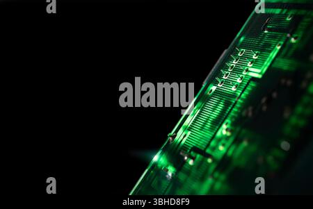 Primo piano di una scheda elettronica verde illuminata con componenti elettrici e collegamenti, isolata sul nero, messa a fuoco selettiva. Copia spazio Foto Stock