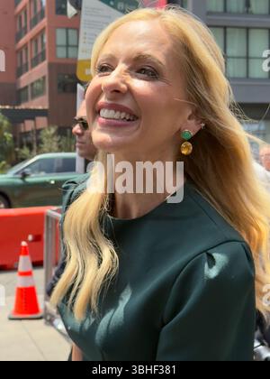 Los Angeles, Stati Uniti. 9 giugno 2025. L'attrice Sarah Michelle Gellar partecipa alla cerimonia della stella della Hollywood Walk of Fame di Christian Slater a Los Angeles il 9 giugno 2025. Crediti: Sharon Graphics/Alamy Live News Foto Stock
