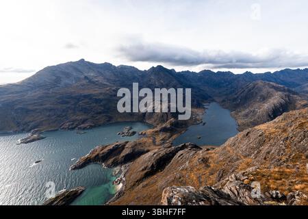 Aspro paesaggio sopra Loch Coruisk sull'Isola di Skye, Scozia Foto Stock