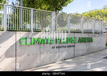 La Climate Pledge Arena è un'arena polifunzionale situata nel quartiere Lower Queen Anne nel centro di Seattle. Foto Stock