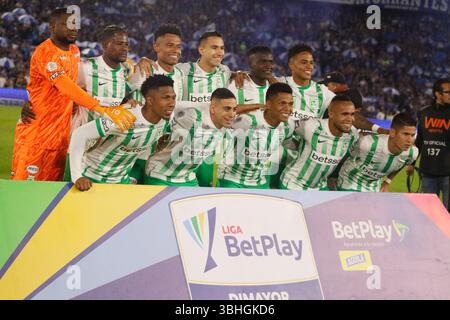 Bogotà, Colombia. 5 giugno 2025. I giocatori dell'Atletico Nacional posano per la foto ufficiale durante la partita di qualificazione di BetPlay DImayor tra Millonarios F.C e Atletico Nacional a Bogotà, Colombia El Campin Stadium, 5 giugno 2025. Foto di: Jorge Londono/Long Visual Press credito: Long Visual Press/Alamy Live News Foto Stock