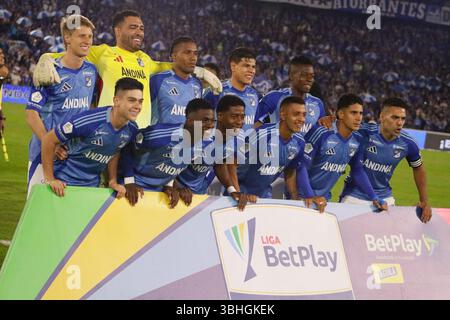 Bogotà, Colombia. 5 giugno 2025. I giocatori del Millonarios F.C posano per la foto ufficiale durante la partita di qualificazione di BetPlay DImayor tra Millonarios F.C e Atletico Nacional a Bogotà, Colombia El Campin Stadium, 5 giugno 2025. Foto di: Jorge Londono/Long Visual Press credito: Long Visual Press/Alamy Live News Foto Stock