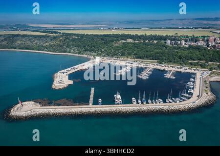 Vista aerea del porto di Sarafovo, quartiere di Burgas, Bulgaria Foto Stock