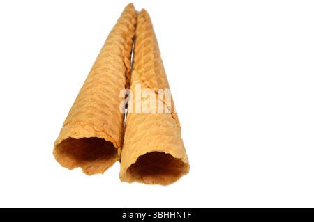 Biscotti per gelato, biscotti per cialde utilizzati per il gelato, concetto estivo, croccante biscotto da rifornire con vari gelati durante le vacanze Foto Stock
