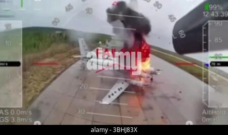 OPERAZIONE SPIDER'S WEB Ukranian drone Attack alle basi aeree russe 1 giugno 2025. Foto Stock