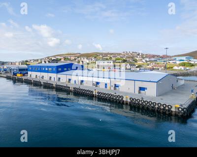 Vista aerea del nuovo mercato del pesce di Lerwick, Shetland, un moderno centro di sbarchi di pesce nell'Atlantico settentrionale. Foto Stock