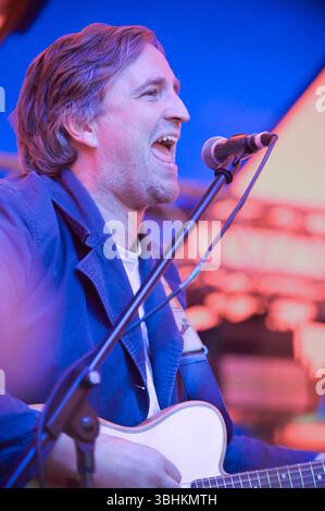 James Walsh di Starsailor Performing al Donny Fest 2025 , Doncaster, Regno Unito Foto Stock