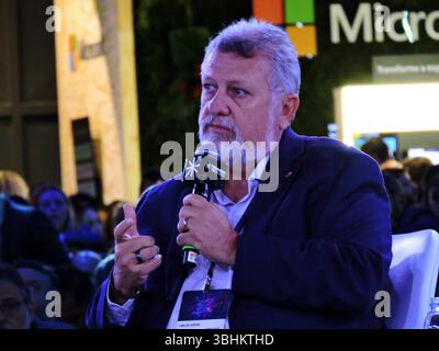 10 giugno 2025, San Paolo, San Paolo, Brasile: San paolo(sp), 10/06/2025 - economia/mercato/febraban - carlos vieira, presidente della caixa economica federale all'apertura della tecnologia febraban alla transamerica expo di santo amaro, zona sud di san paolo, con la partecipazione di gabriel galipolo, presidente della banca centrale, luiz carlos trabuco, presidente del consiglio di amministrazione di febraban, milton maluhy filho, ceo di itau unibanco, tarciana medeiros, presidente del bansil; marcelo noronha, ceo di bradesco, mario leao, presidente del banco santander, carlos vieira, presidente di caixa economic Foto Stock