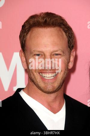 Ian Ziering alla celebrazione del 40° compleanno di Jennie Garth e festa di prima serata per 'Jennie Garth: A Little bit Country' a Los Angeles - 20 aprile 2012 Foto Stock
