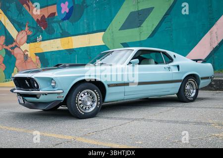 Chisinau, Moldavia - 13 aprile 2025: 1969 Ford Mustang Mach 1 (prima generazione) Foto Stock