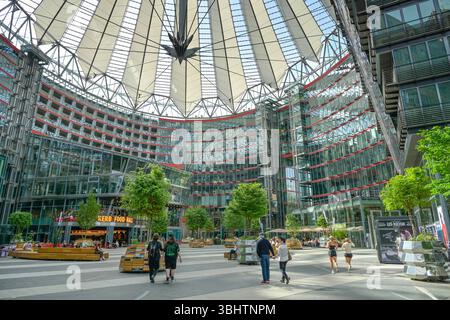 DAS Center am Potsdamer Platz, ehemaliges Sony-Center, Tiergarten, Bezirk Mitte, Berlino, Germania Foto Stock