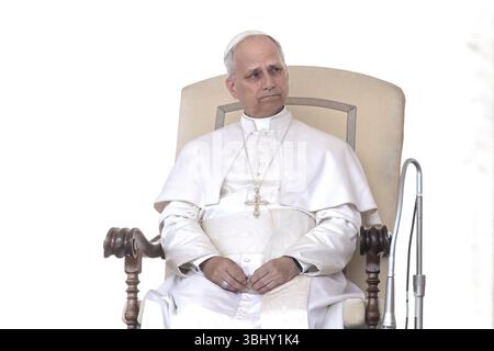 Città del Vaticano, Vaticano. 11 giugno 2025. Papa Leone XIV ha visto durante la sua udienza generale settimanale in Piazza San Pietro. Credito: SOPA Images Limited/Alamy Live News Foto Stock