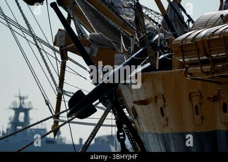GENOVA, ITALIA - 11 GIUGNO 2025 - dopo quasi due anni in mare, la nave addestrativa della Marina militare italiana Amerigo Vespucci tornò a Genova il 10 giugno 2025, tou Foto Stock