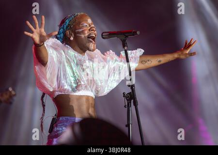 Novi Sad, Serbia. 10 luglio 2024. La cantante INIKO si esibisce al festival musicale EXIT presso la Fortezza Petrovaradin a Novi Sad, in Serbia, il 10 luglio 2024. (Foto di Maxim Konankov/NurPhoto) credito: NurPhoto SRL/Alamy Live News Foto Stock
