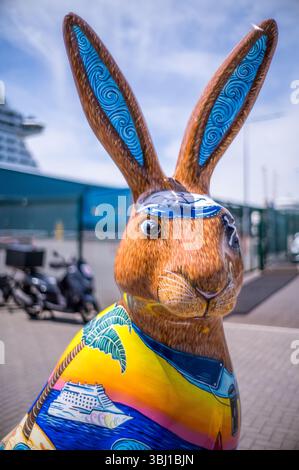 Hares of Hampshire con struttura a Southampton Docks che raccoglie fondi per il Murray Parish Trust Foto Stock