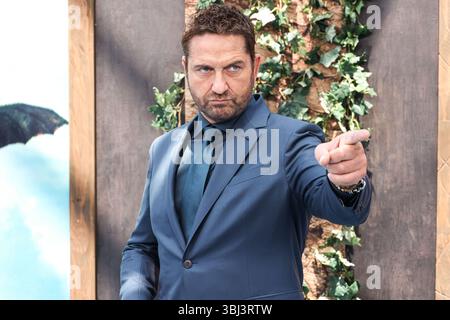 MIRACLE MILE, LOS ANGELES, CALIFORNIA, USA - luglio: L'attore e produttore scozzese Gerard Butler arriva alla prima di Los Angeles di Universal Pictures e DreamWorks Animation 'How to Train Your Dragon' tenutasi al David Geffen Theater all'Academy Museum of Motion Pictures il 7 giugno 2025 a Miracle Mile, Los Angeles, California, Stati Uniti. (Foto di Xavier Collin/Image Press Agency) Foto Stock