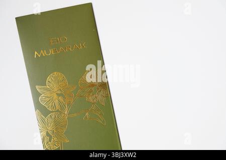 Riau, Indonesia - 21 marzo 2025: Vista ravvicinata della busta THR. Questo è l'indennità di ferie per Eid al-Fitr o Lebaran Days. Foto Stock