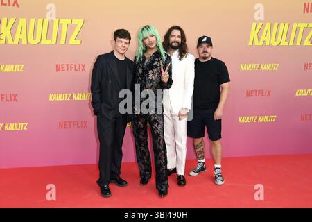 Georg Listing, Bill Kaulitz, Tom Kaulitz und Gustav Schäfer beim Special Screening von Kaulitz & Kaulitz Staffel 2 im Delphi Filmpalast a Berlino AM 12.06.2025 *** Georg Listing, Bill Kaulitz, Tom Kaulitz e Gustav Schäfer alla proiezione speciale di Kaulitz Kaulitz seconda stagione al Delphi Filmpalast di Berlino il 12 06 2025 Foto Stock