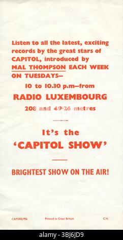 Capitol Records Music with A Beat leaflet datato 1956. Pubblicando nuovi singoli rock and roll di Gene Vincent (Blue Jean Bop e Race with the Devil), il retro pubblicizza il Capitol Show su radio Luxembourg condotto da Mark Thompson e martedì sera. Stampato in rosso e nero. Cimeli musicali, storia sociale, radio pop di moda adolescente. Foto Stock