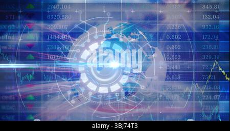 Proiezione dell'interfaccia olografica circolare sulla mappa mondiale in dissolvenza nel dashboard, streaming dei dati di mercato Foto Stock
