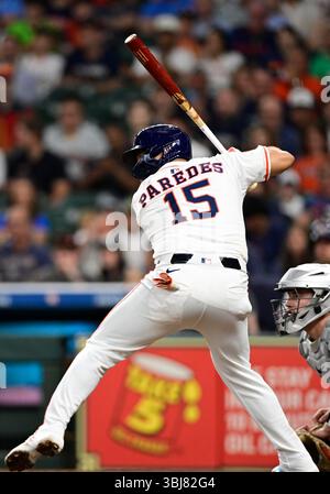 10 giugno 2025: La terza base degli Houston Astros Isaac Paredes (15) colpisce una mosca sacrificale al centro segnando l'esterno destro degli Houston Astros Cam Smith (11) (non nella foto) dal terzo inning durante la partita MLB tra i Chicago White Sox e gli Houston Astros martedì 10 giugno 2025 al Daikin Park di Houston, Texas. I White Sox sconfissero gli Astros 4-2. (Immagine di credito: © Tom Walko/ZUMA Press Wire) SOLO USO EDITORIALE! Non per USO commerciale! Foto Stock